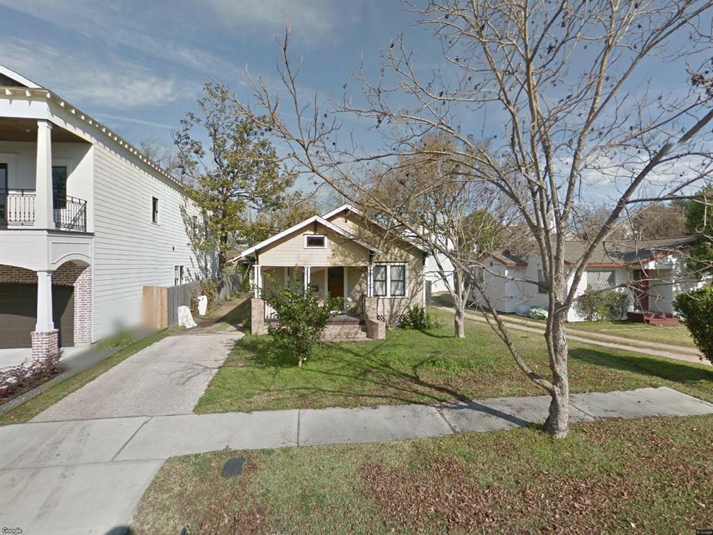 207 26th Street - Photo 1