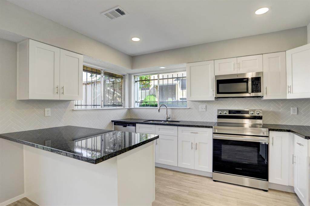 6154 Airport Boulevard - Photo 1