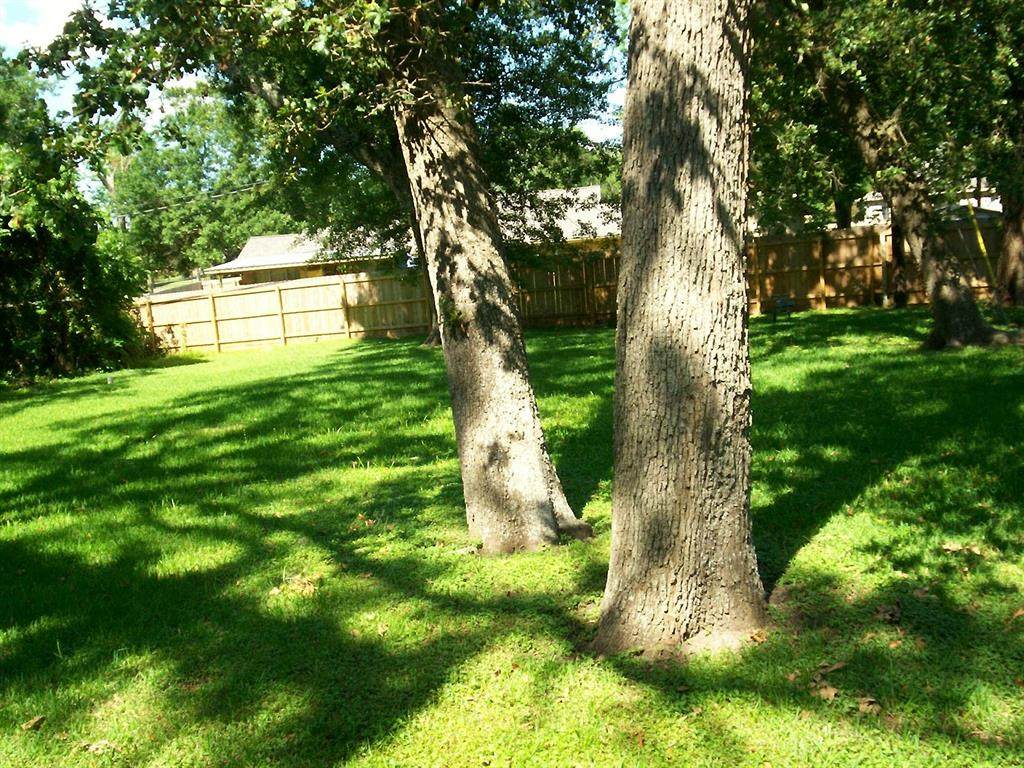 122 Holly Drive - Photo 1