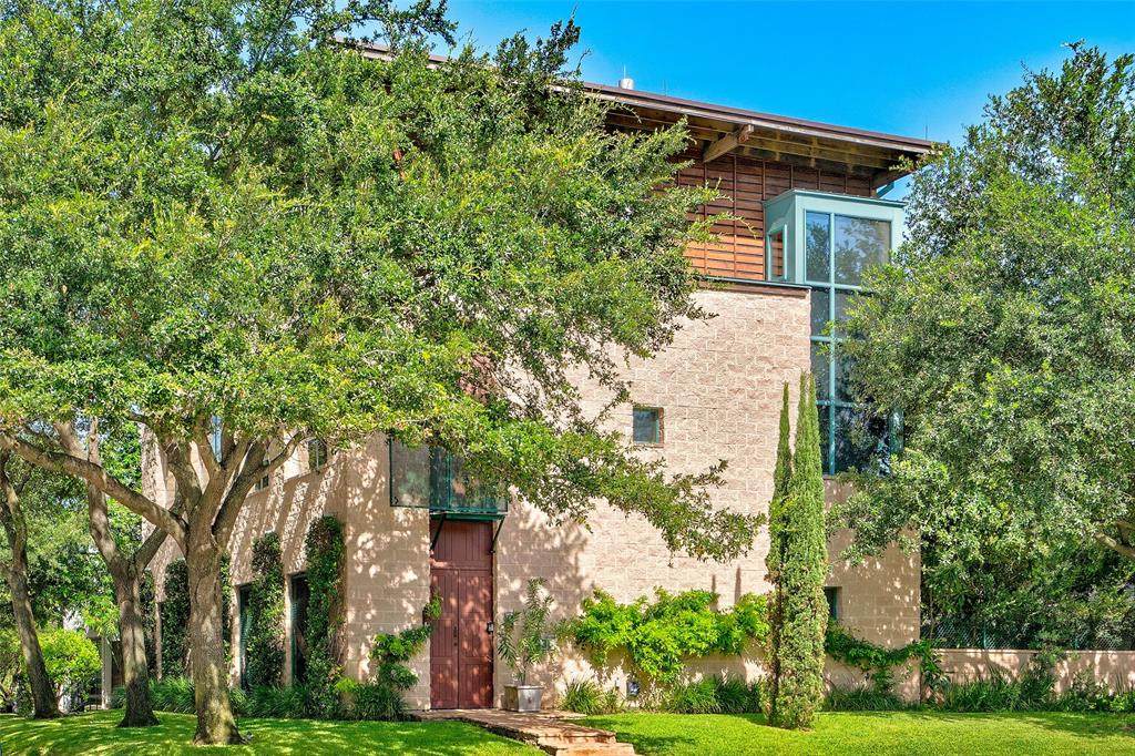 6136 Kirby Drive - Photo 1