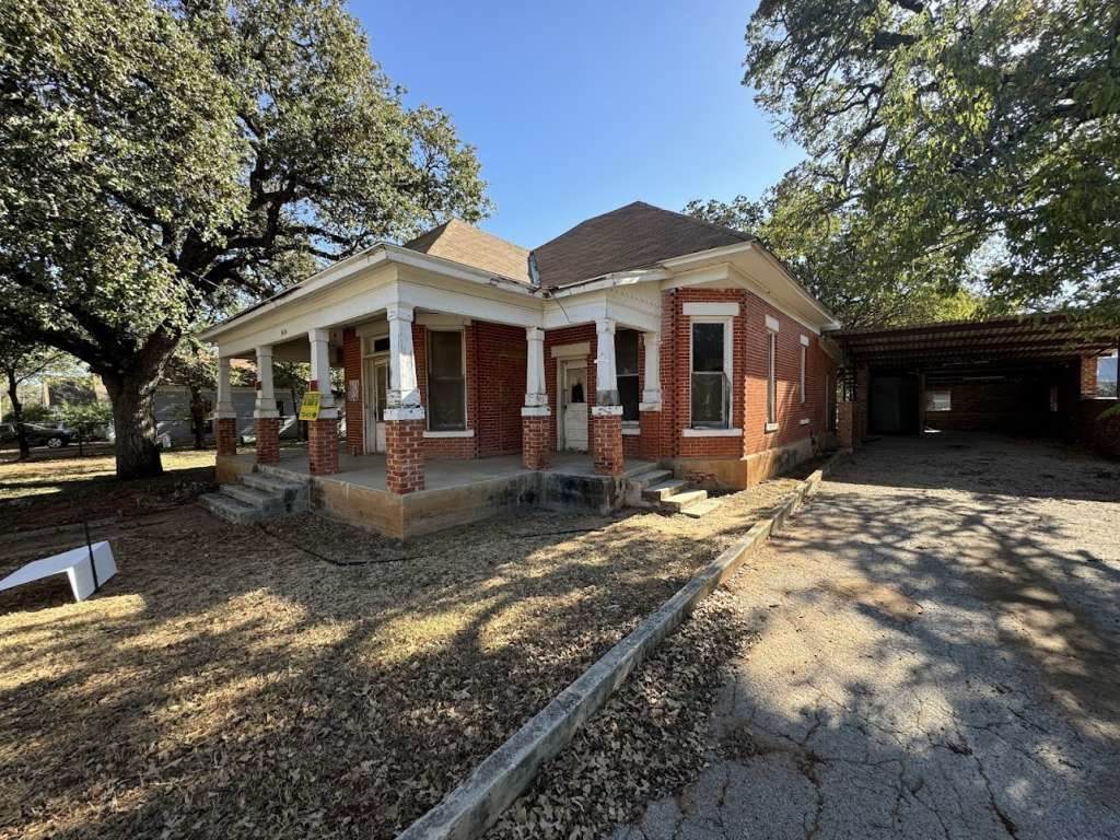 1414 Avenue A - Photo 1