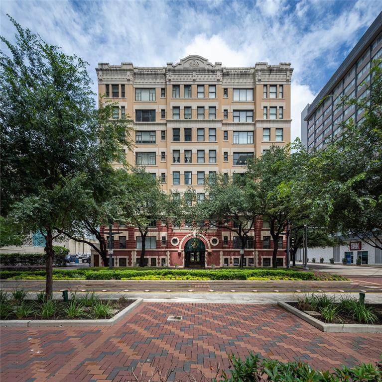 1700 Main Street - Photo 1
