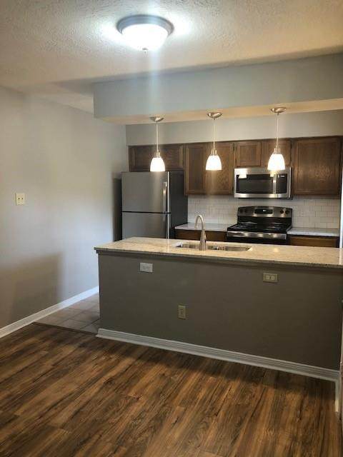 2402 Sycamore Avenue - Photo 1