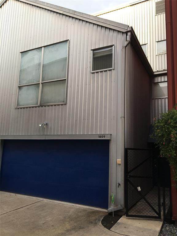 1609 Tuam Street - Photo 1