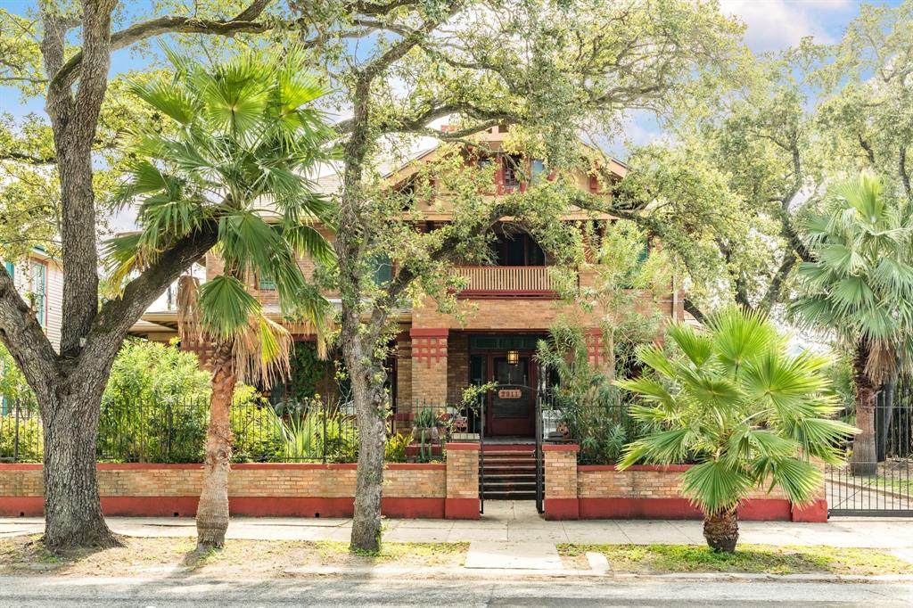 2911 Broadway Street - Photo 1