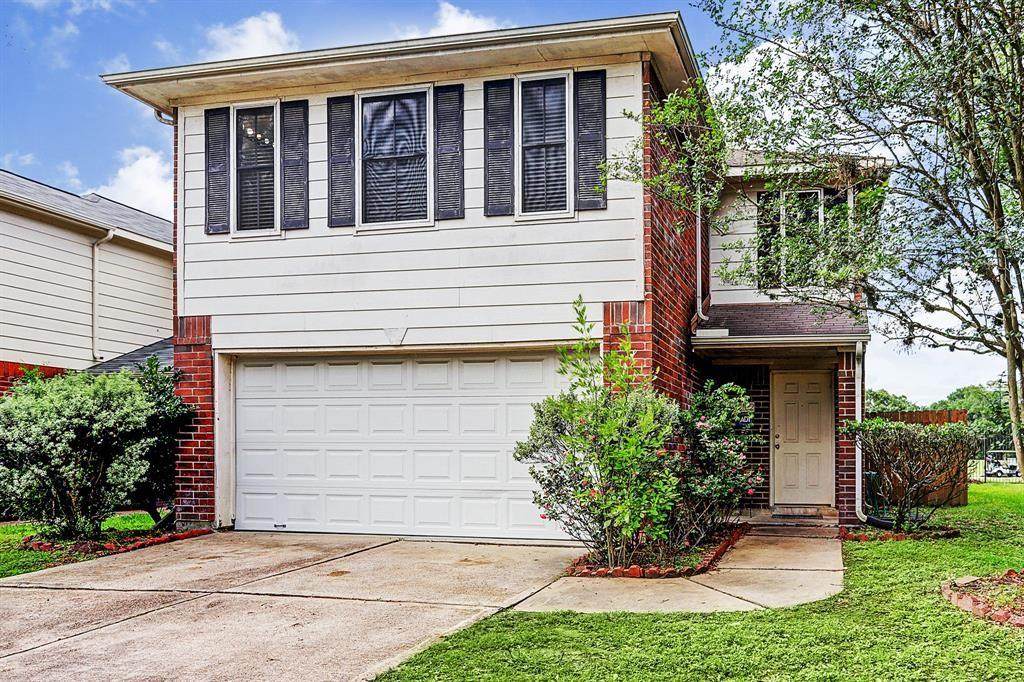 8202 Golf Green Circle - Photo 1