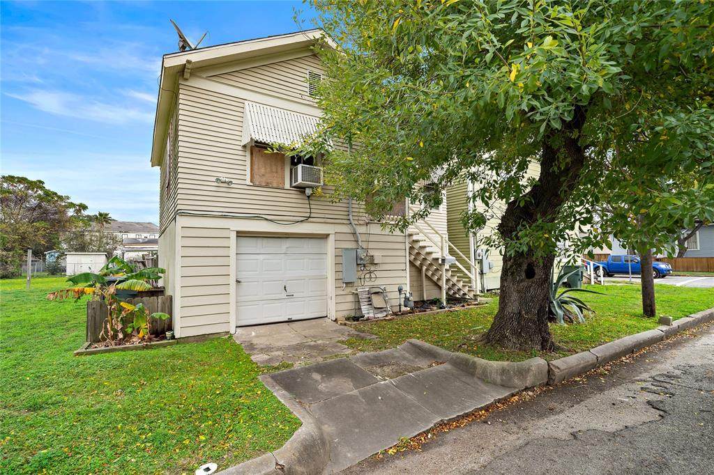 1218 35th Street - Photo 1