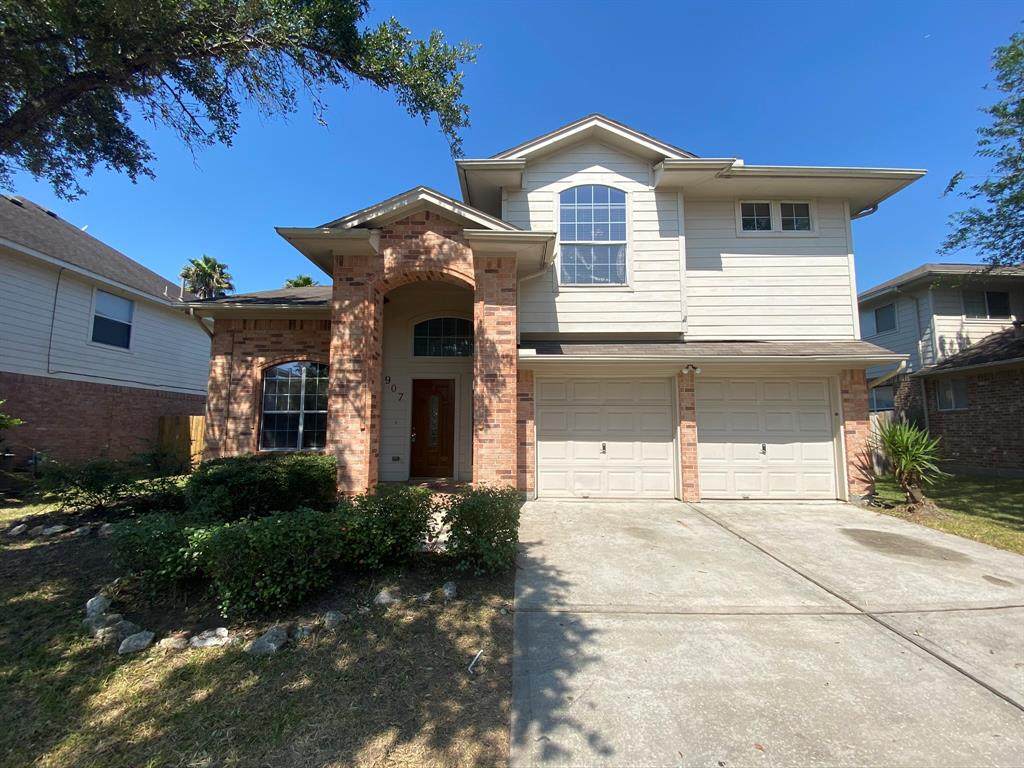 907 Christopher - Photo 1