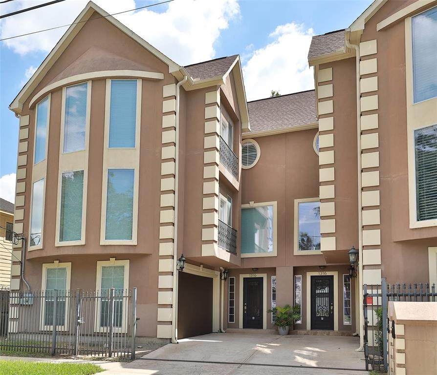 1316 Cleburne Street - Photo 1