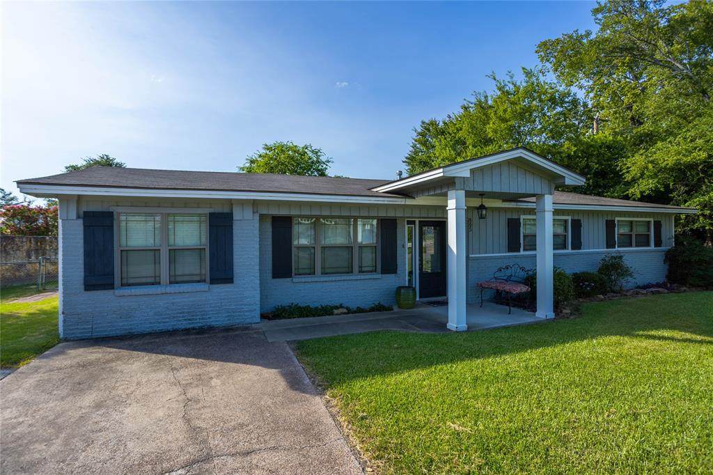 805 Thomas Street - Photo 1