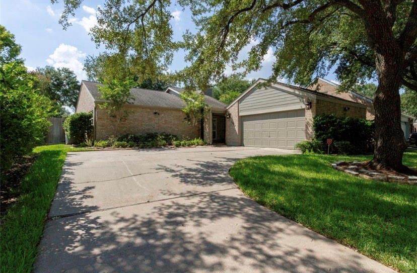1926 Woodland Springs Street - Photo 1