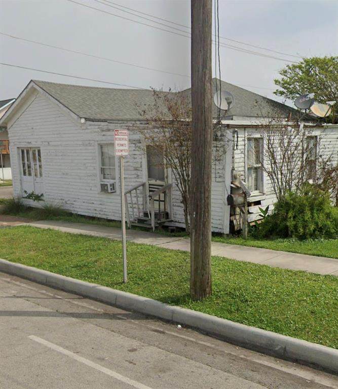 2102 27th Street - Photo 1