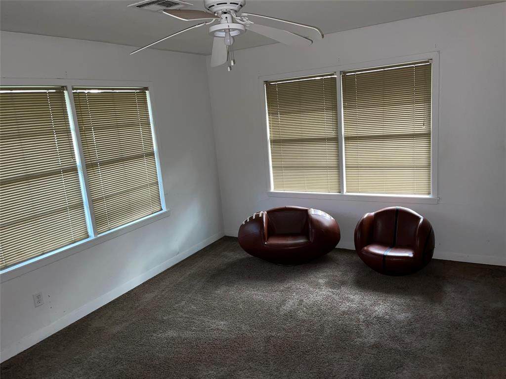 1101 Center Street - Photo 1