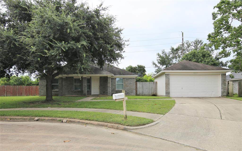 5237 Pinewood Terrace - Photo 1