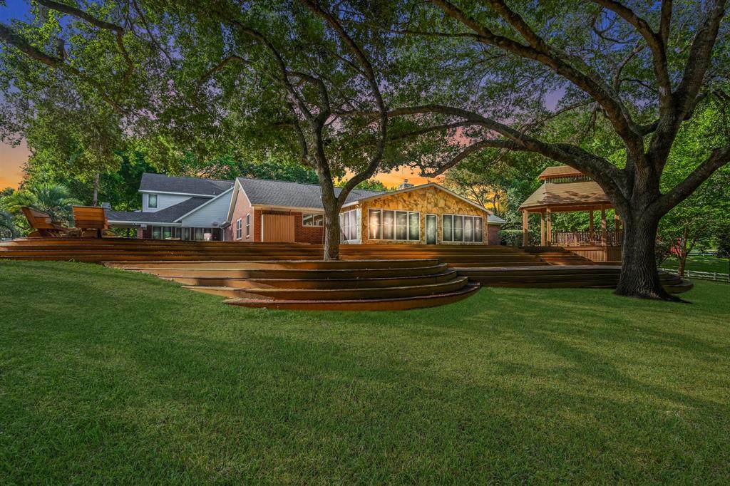 610 Oak Creek Court - Photo 1