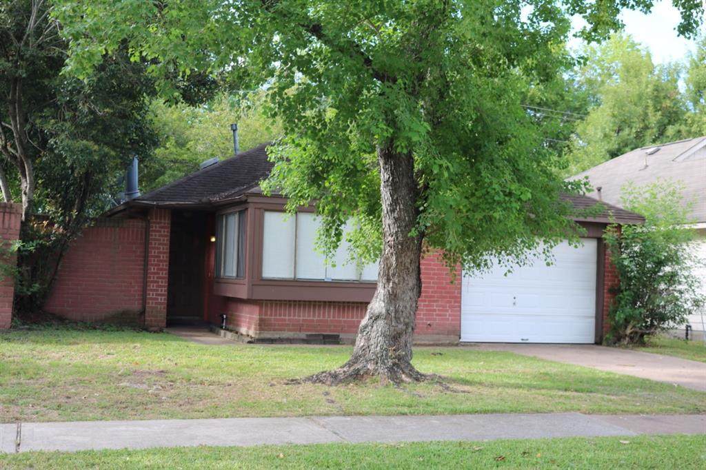 18119 Dinner Creek Drive - Photo 1