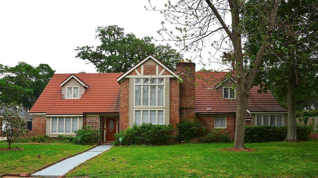 8027 Glenforest Court - Photo 1