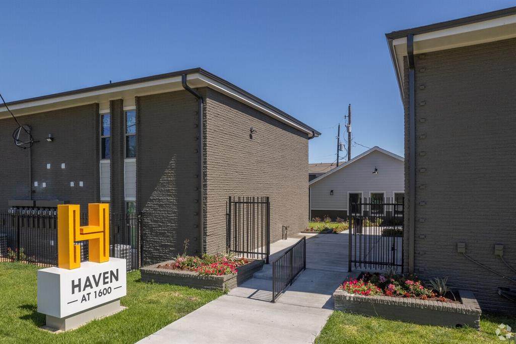 1600 Avenue M - Photo 1