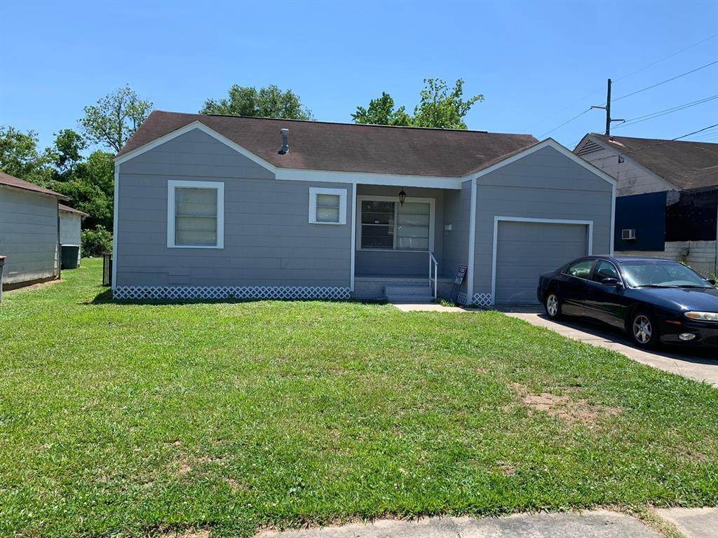 2085 Earl Street - Photo 1