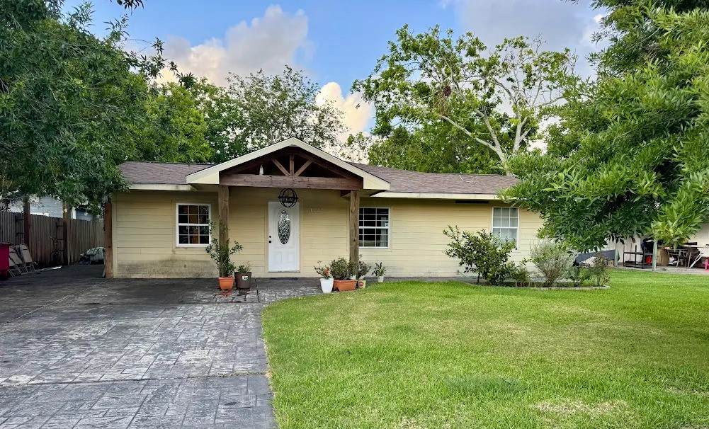 1022 10th Street - Photo 1