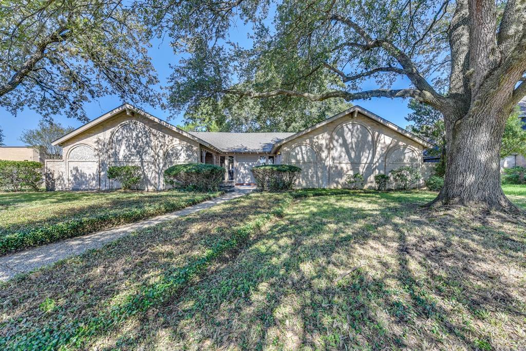 20330 Kingsland Boulevard - Photo 1