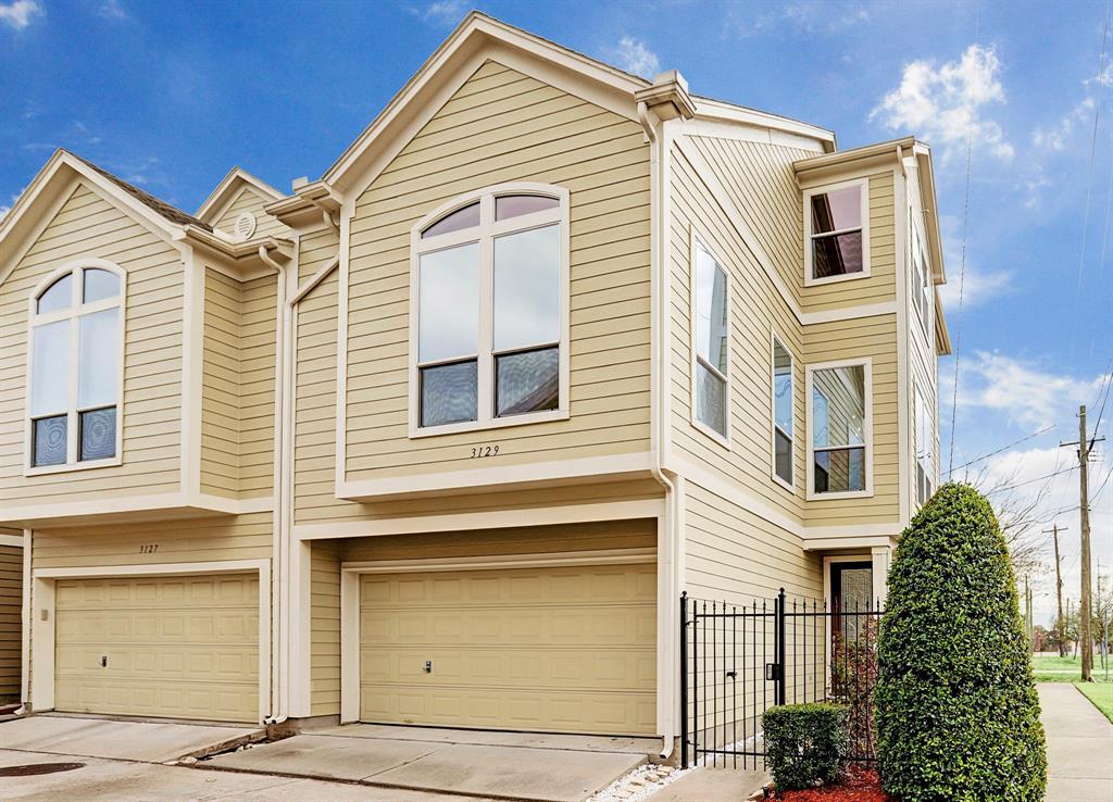 3129 Dallas Street - Photo 1