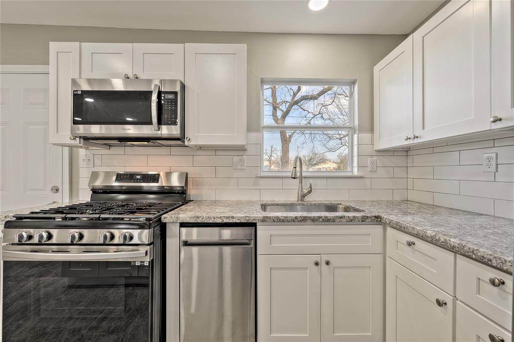 205 Alastair Drive - Photo 1