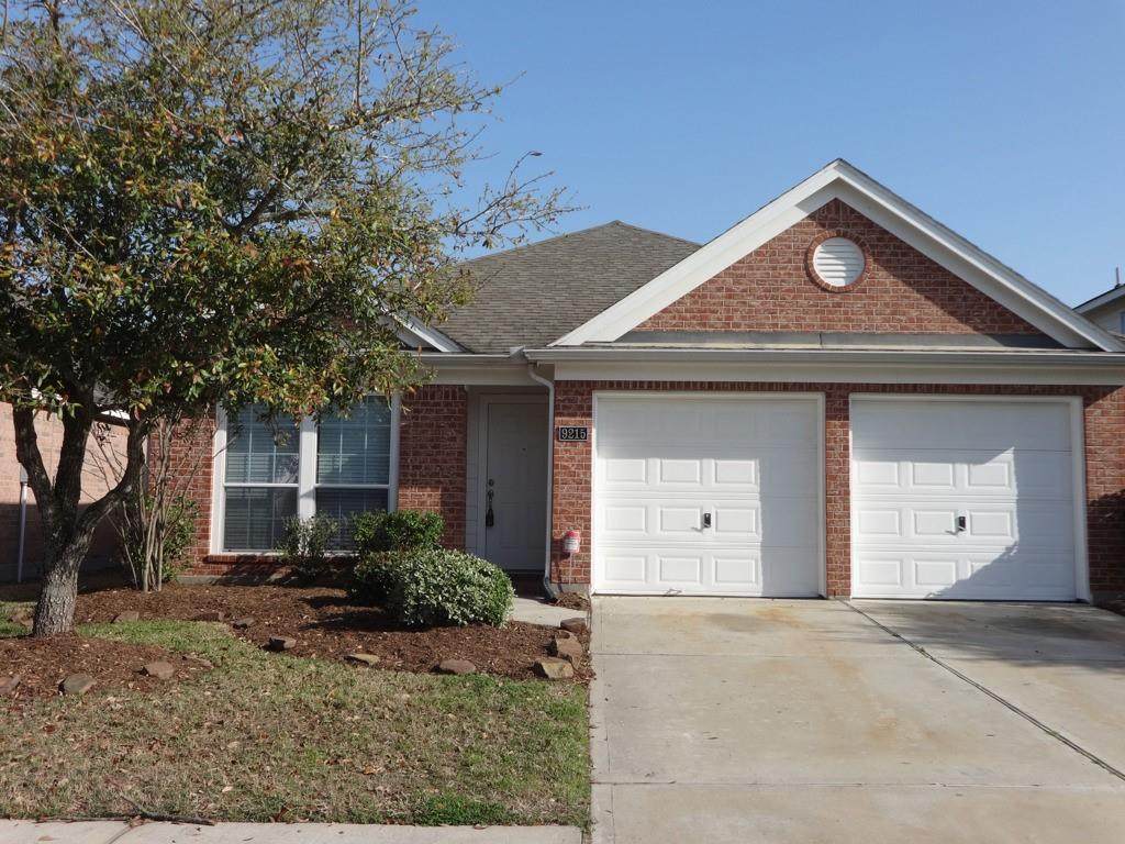 9215 Lakeway View Lane - Photo 1