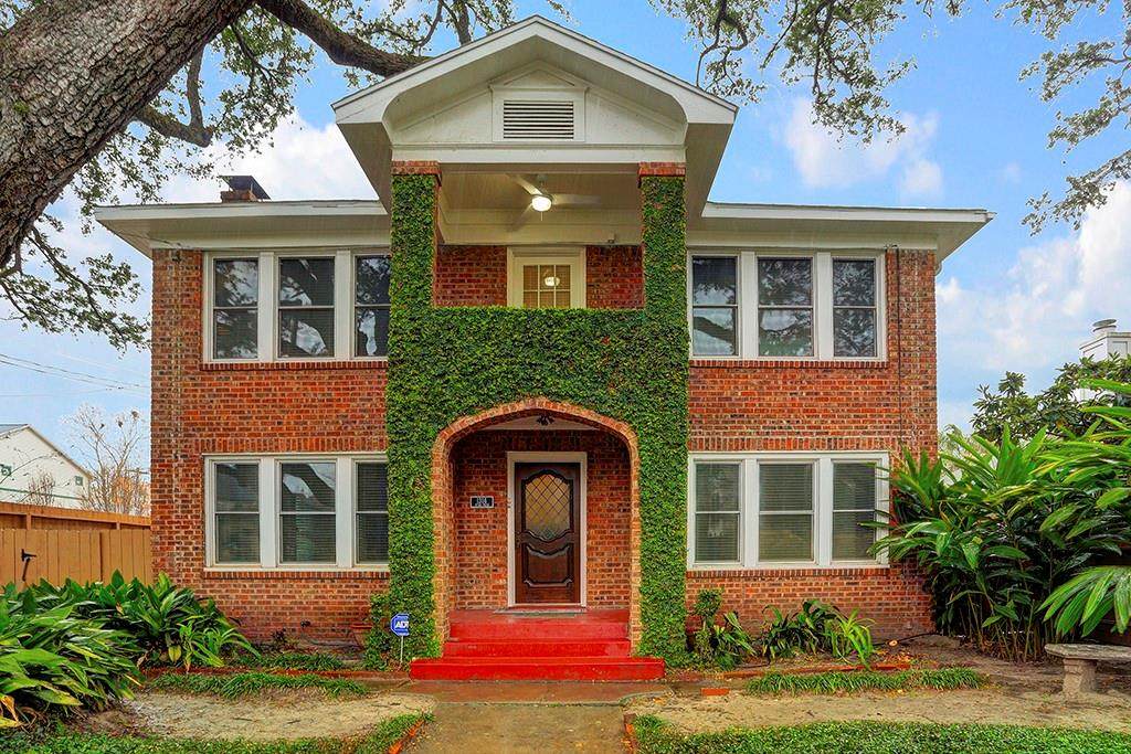 1316 Hyde Park Boulevard - Photo 1