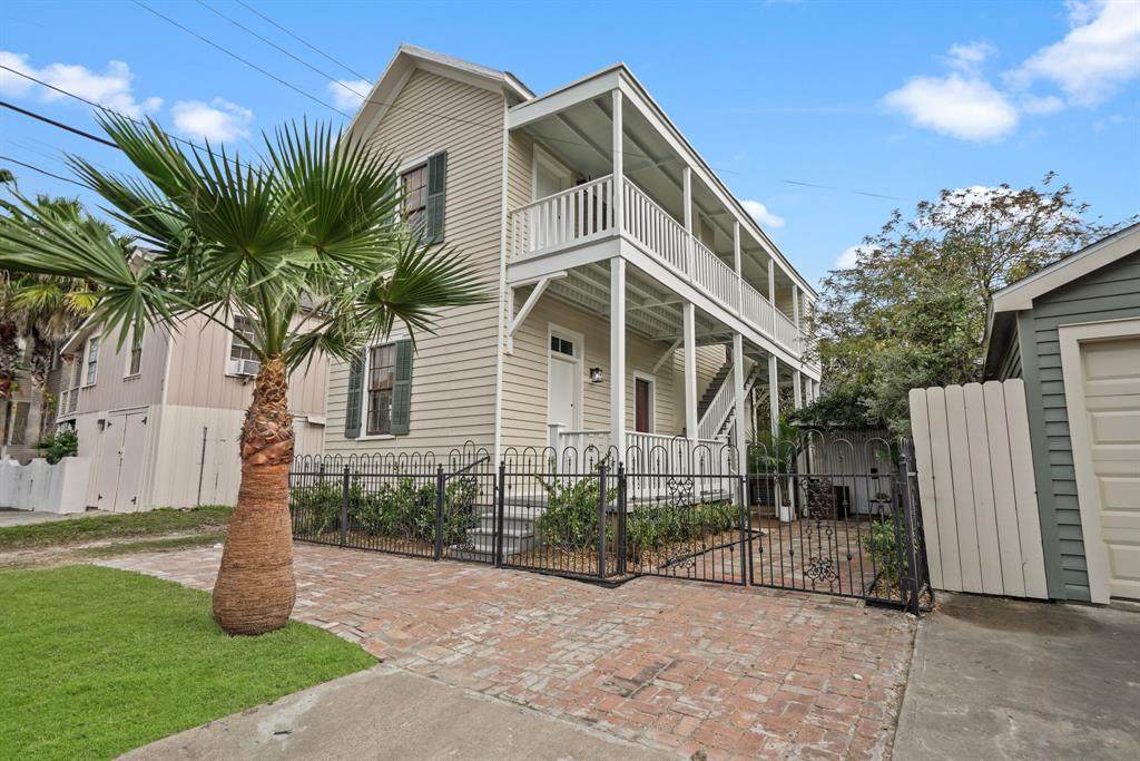 814 12th Street - Photo 1