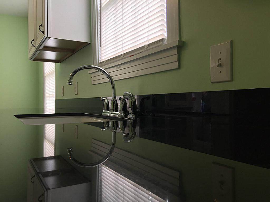 932 Walling - Photo 1