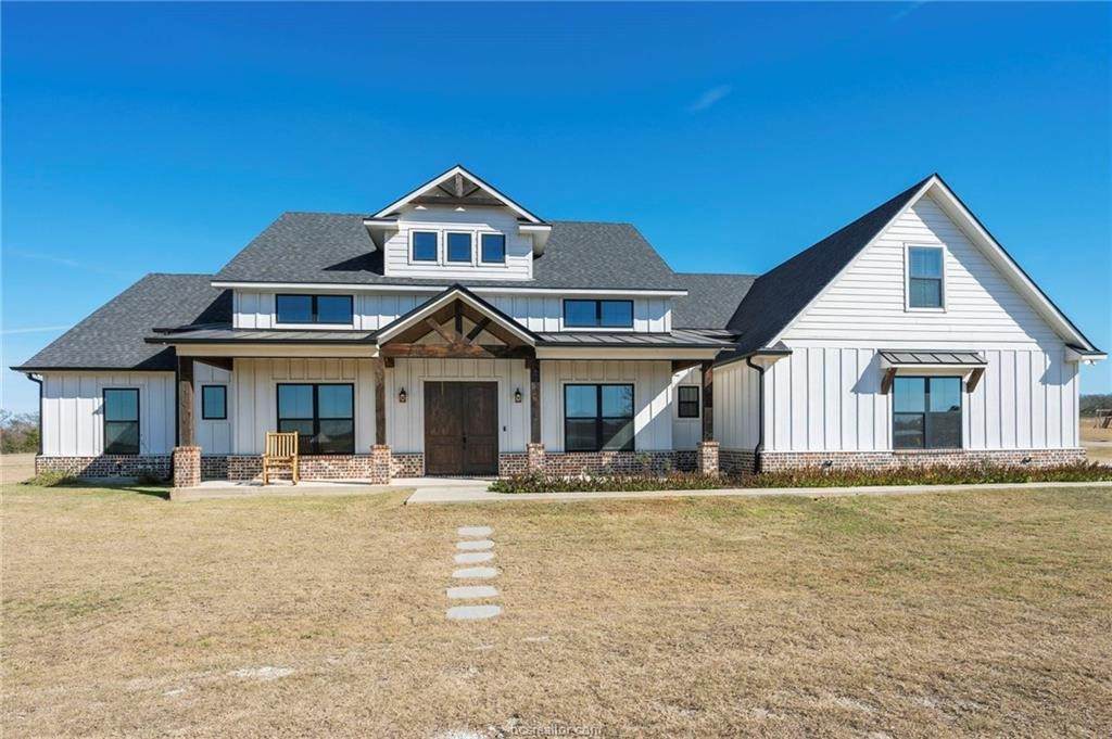 921 Azalea Drive - Photo 1