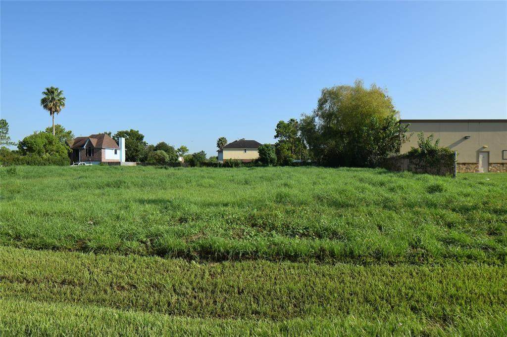 14770 Cullen Boulevard - Photo 1