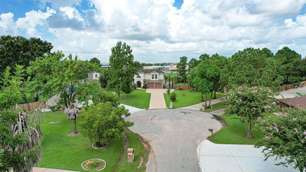 14623 Village Circle - Photo 1