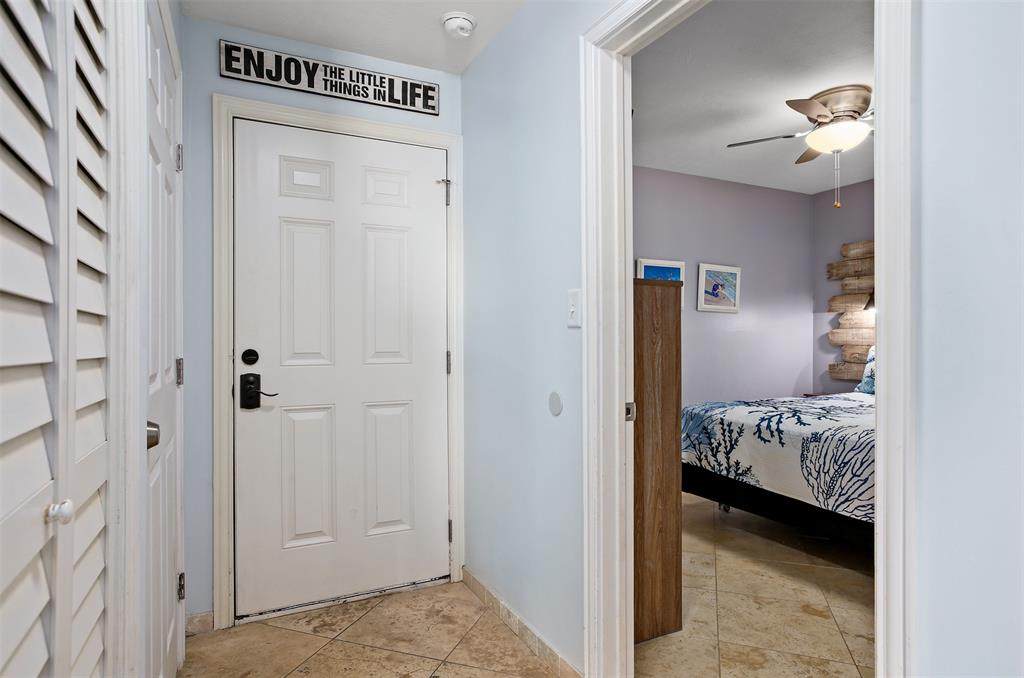 9520 Seawall Boulevard - Photo 1