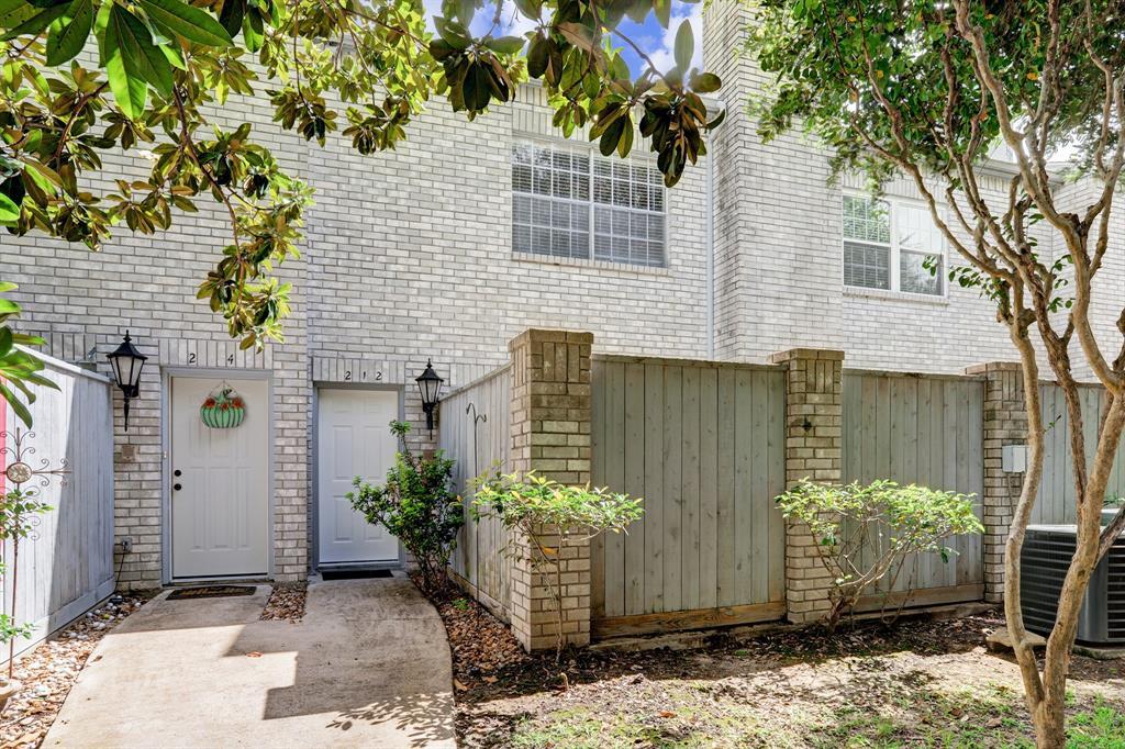 212 Wilcrest Drive - Photo 1