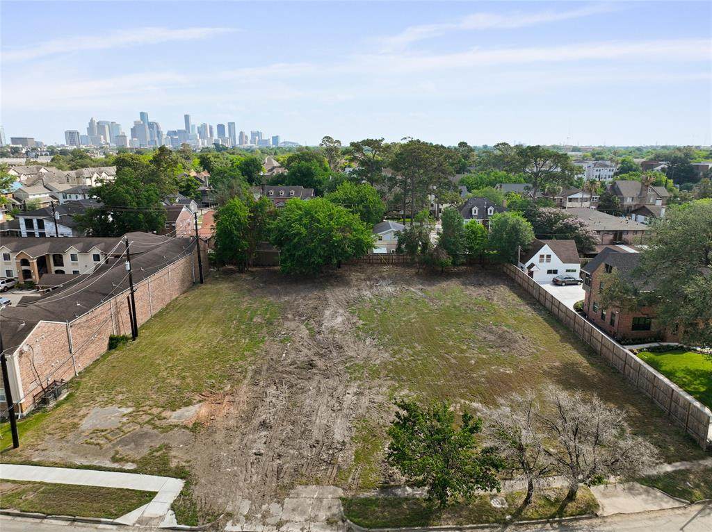 2501/2425 Riverside Drive - Photo 1