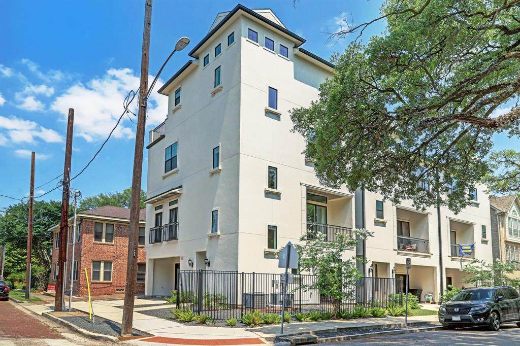 1535 Michigan Street - Photo 1