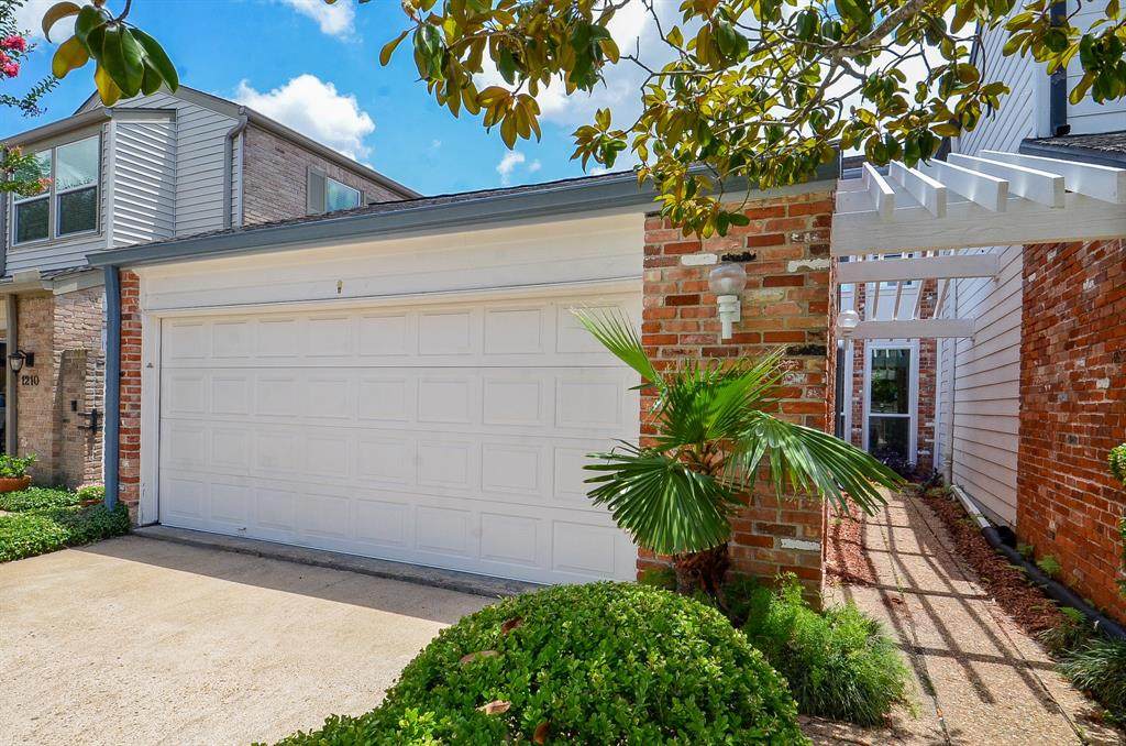 1208 Fountain View Drive - Photo 1