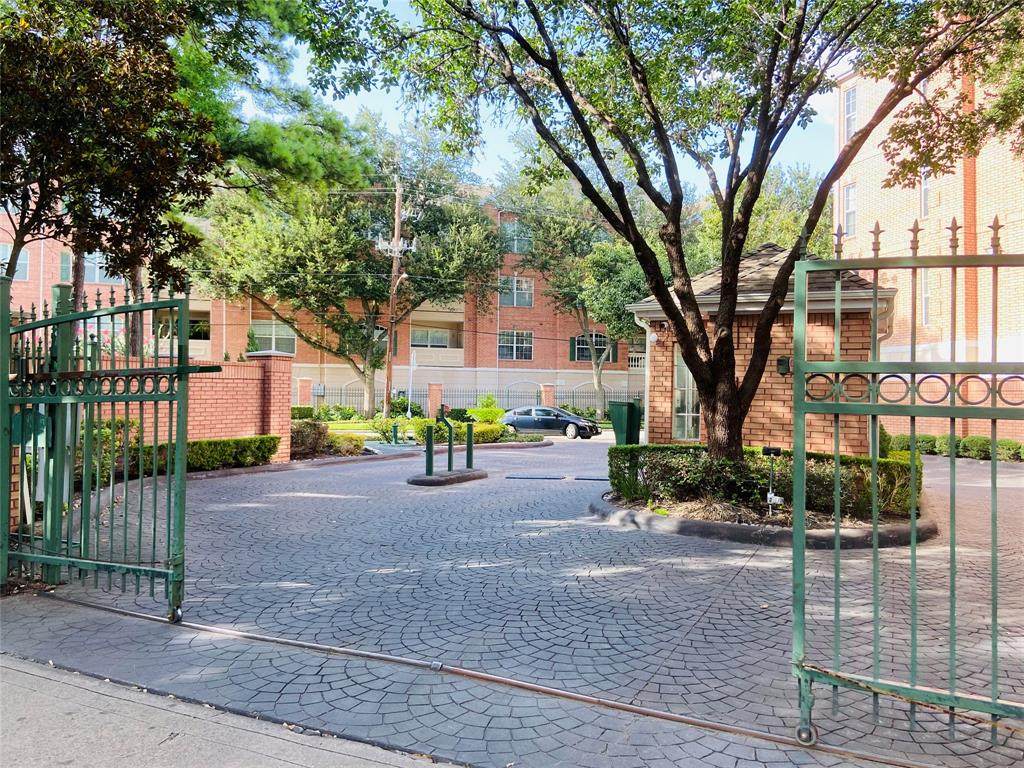 2100 Welch Street - Photo 1
