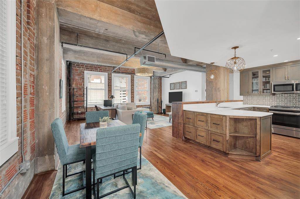 204 Travis Street - Photo 1