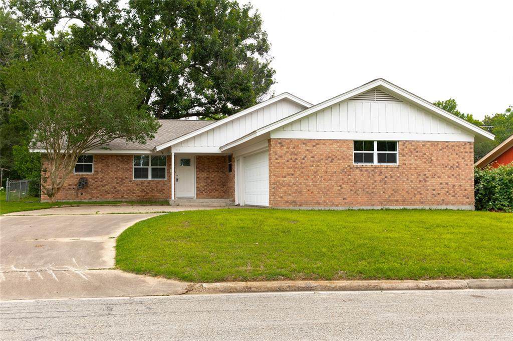 904 Ben Drive - Photo 1
