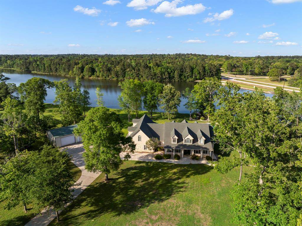 132 Lyndsey Drive - Photo 1