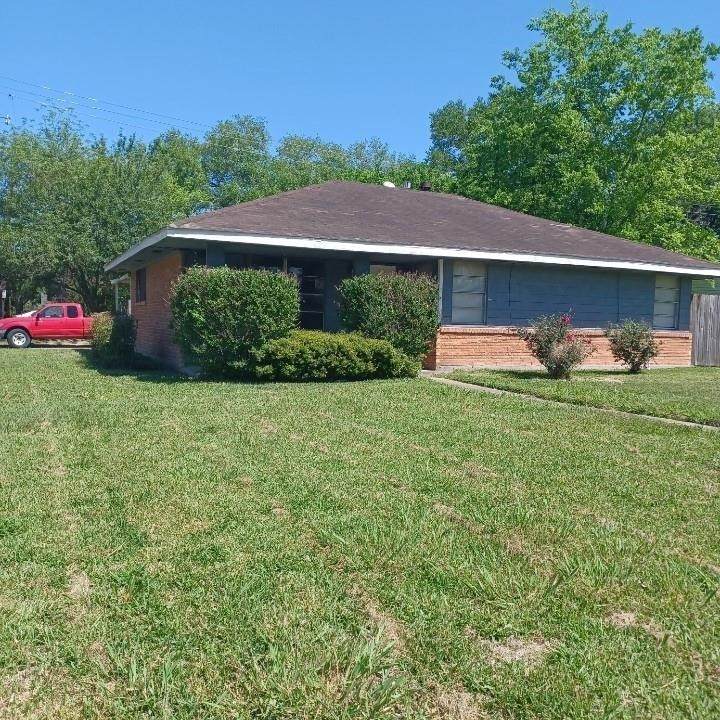 7201 Gleason Road - Photo 1