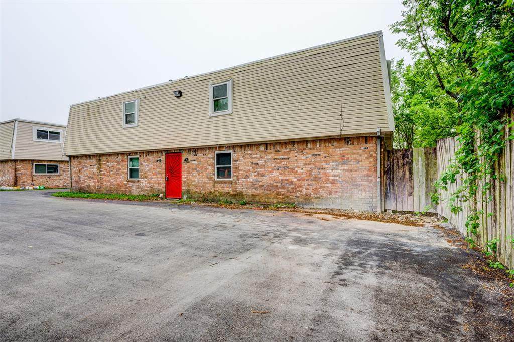 521 Spring Drive - Photo 1