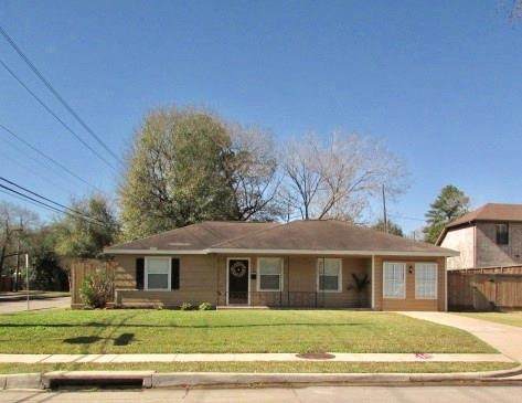 1401 Glourie Drive - Photo 1