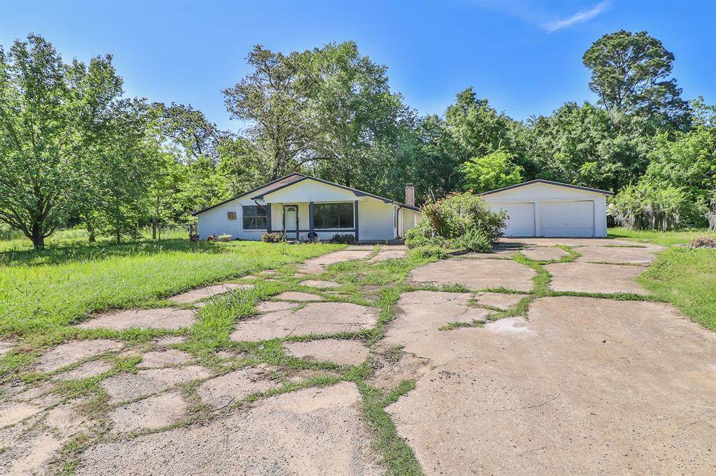 20 Oakridge Drive - Photo 1
