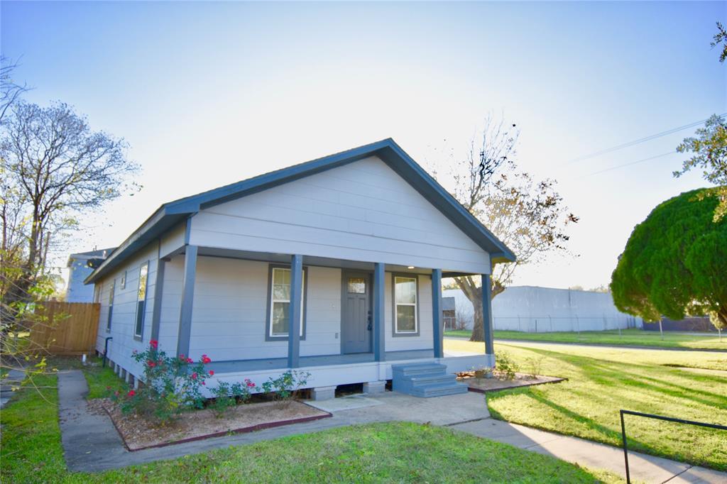 429 2nd Street - Photo 1