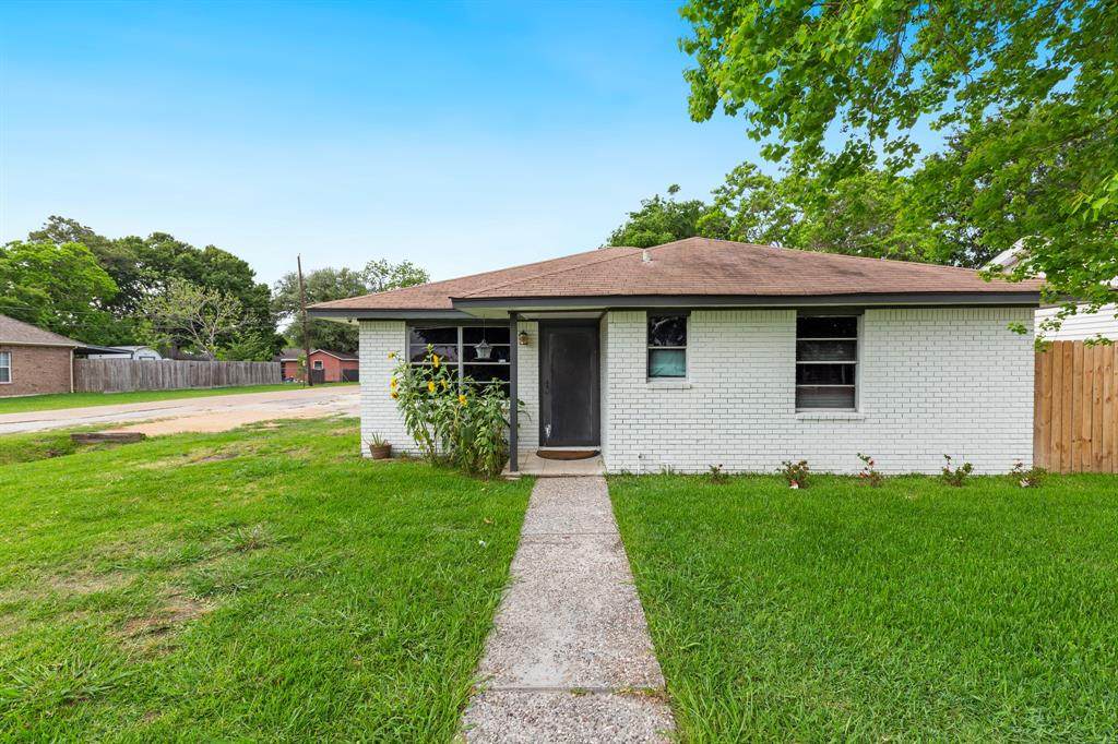1301 Avenue - Photo 1