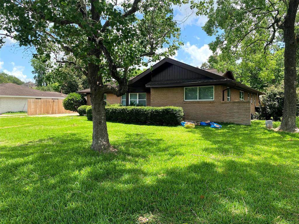 5439 Beechnut Street - Photo 1